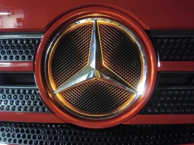 Emblem-belysning för Mercedes Actros (GUL)
